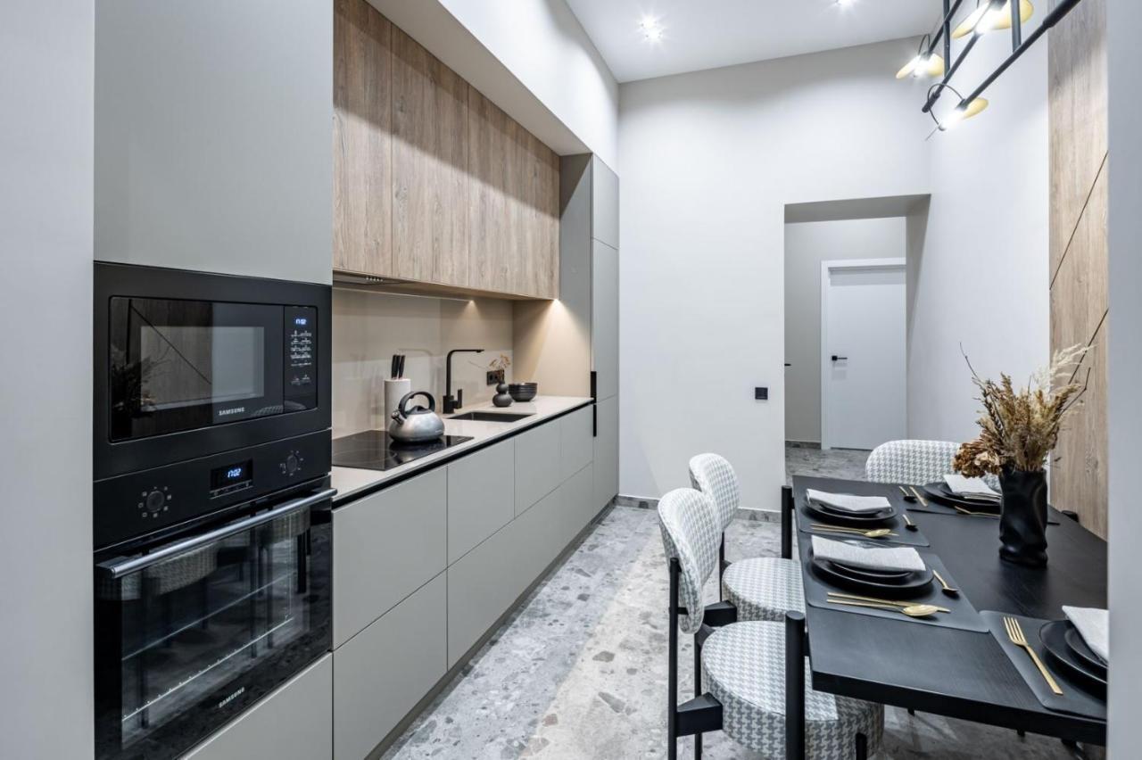 Apartment On Kulisha 28 Лвив Екстериор снимка