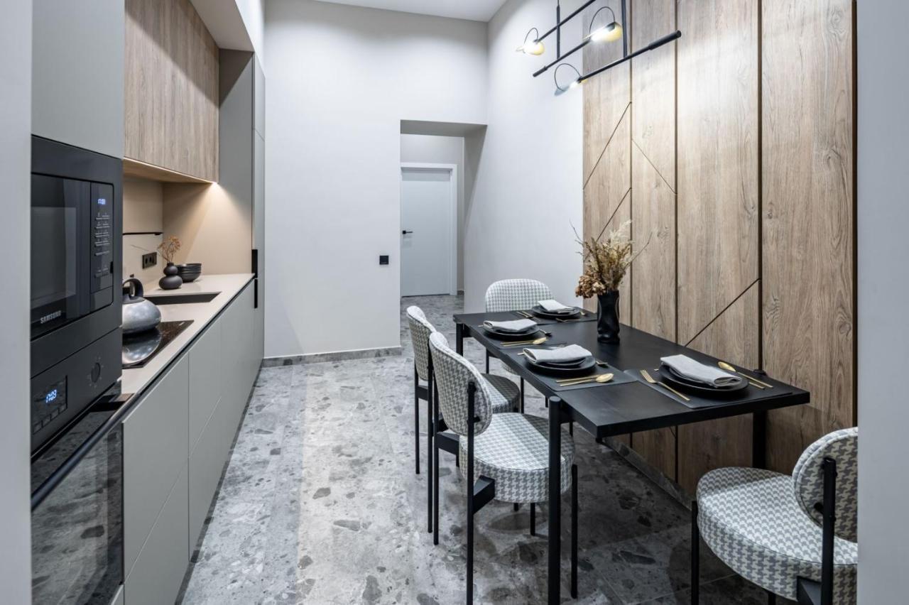 Apartment On Kulisha 28 Лвив Екстериор снимка