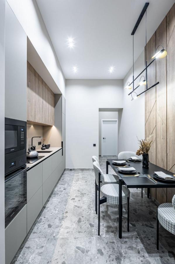 Apartment On Kulisha 28 Лвив Екстериор снимка