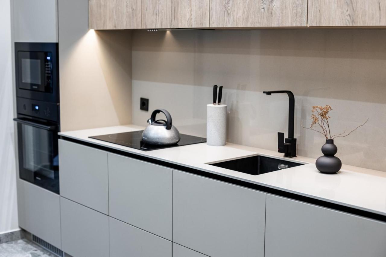 Apartment On Kulisha 28 Лвив Екстериор снимка